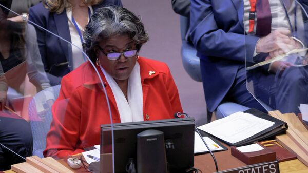 Em Nova York, a embaixadora dos Estados Unidos na Organização das Nações Unidas (ONU), Linda Thomas-Greenfield, fala durante encontro do Conselho de Segurança, em 5 de abril de 2022 - Sputnik Brasil