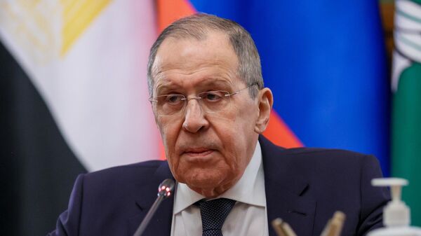 Sergei Lavrov, ministro das Relações Exteriores russo, participa de reunião diplomática em Moscou, na Rússia, em 4 de abril de 2022 - Sputnik Brasil