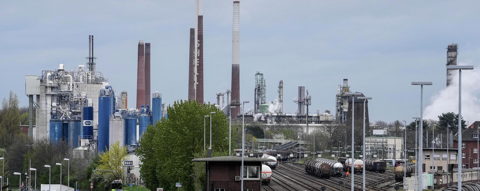 Fábrica química e refinaria de petróleo na cidade de Wesseling, na Alemanha, em 6 de abril de 2022 - Sputnik Brasil, 1920, 09.04.2022