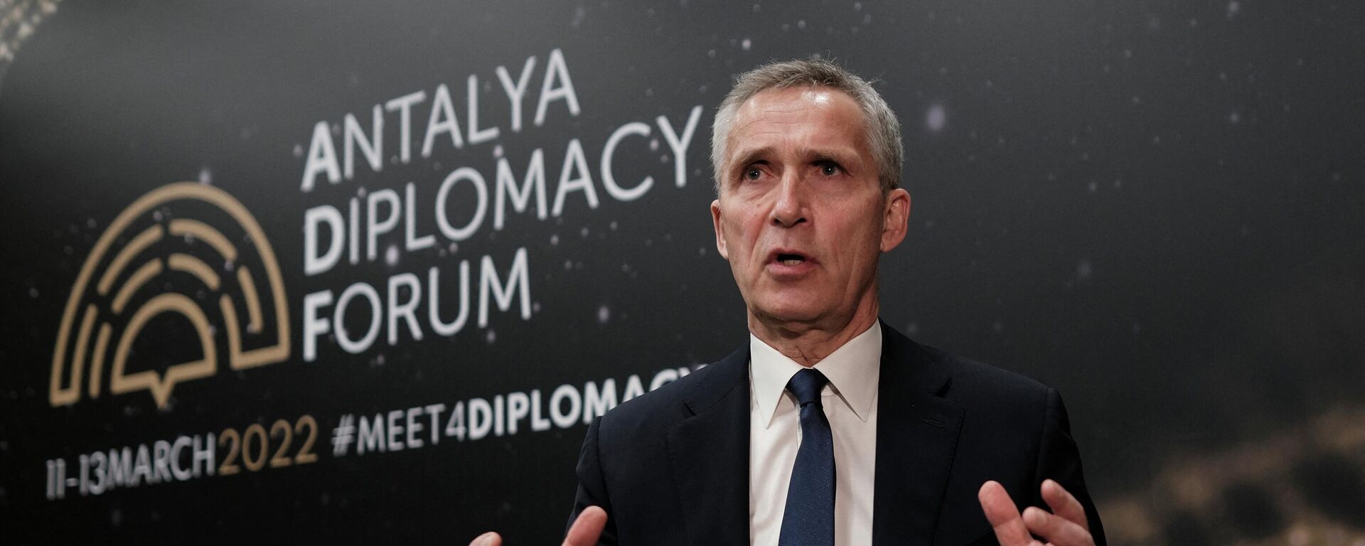 Em Antalya, na Turquia, o secretário-geral da OTAN, Jens Stoltenberg, fala durante entrevista às margens do Fórum Diplomático de Antalya, em 11 de março de 2022 - Sputnik Brasil, 1920, 09.04.2022