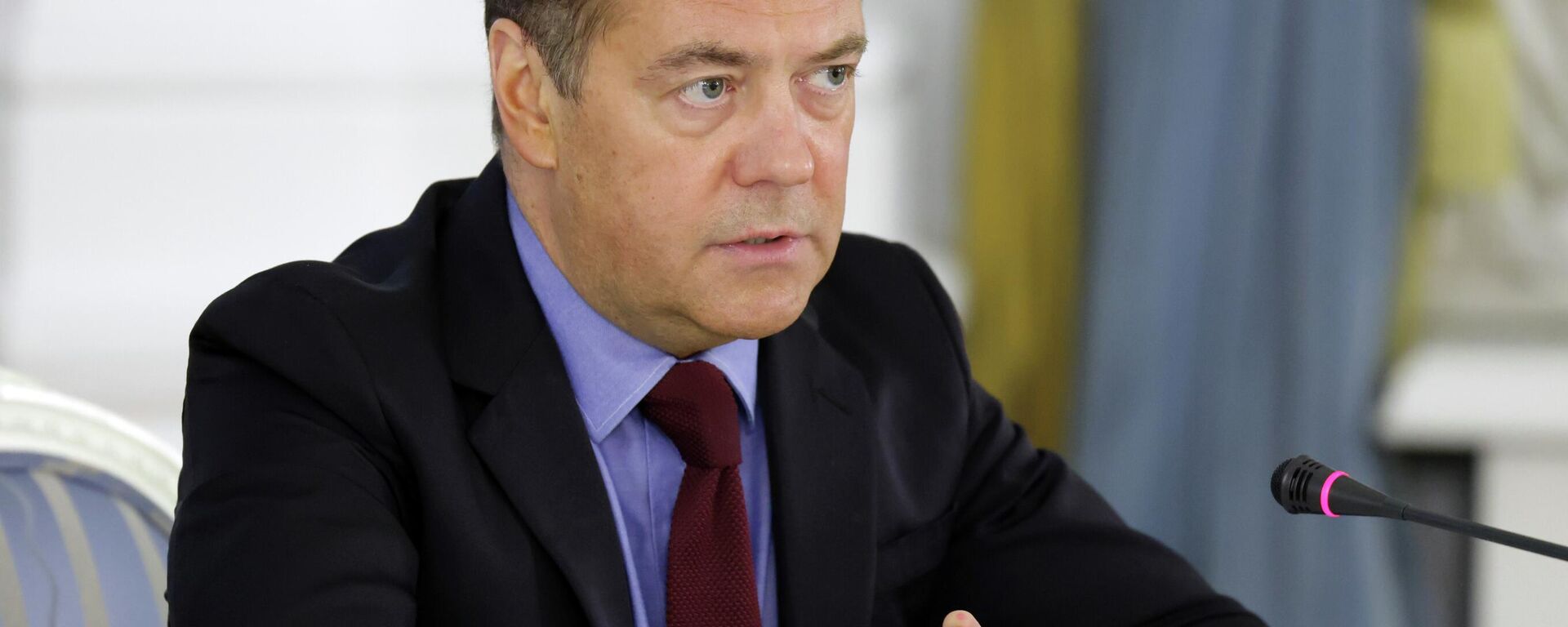 Dmitry Medvedev, vice-presidente do Conselho de Segurança da Rússia, durante reunião em 7 de abril de 2022 - Sputnik Brasil, 1920, 14.04.2022