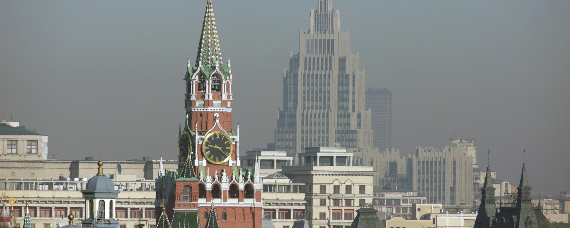 Torre Spasskaya, do Kremlin em Moscou, Rússia, foto publicada em 24 de março de 2022 - Sputnik Brasil, 1920, 10.10.2022