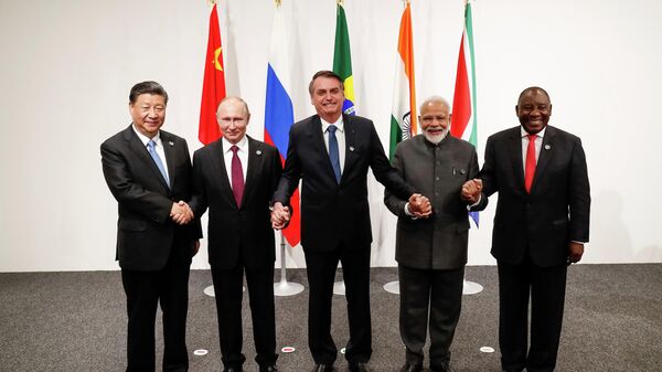 Os líderes dos países do BRICS. Da esquerda para a direita: o presidente chinês, Xi Jinping; o presidente russo, Vladimir Putin; o presidente brasileiro, Jair Bolsonaro; o primeiro-ministro indiano, Narendra Modi; e o presidente sul-africano, Cyril Ramaphosa (foto de arquivo) - Sputnik Brasil