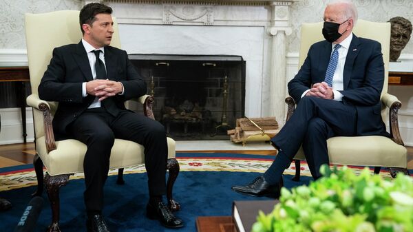 Presidente Joe Biden se encontra com o presidente ucraniano, Vladimir Zelensky, no Salão Oval da Casa Branca, em Washington, EUA, 1º de setembro de 2021 - Sputnik Brasil