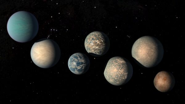 Interpretação artística dos sete planetas do sistema TRAPPIST-1 - Sputnik Brasil