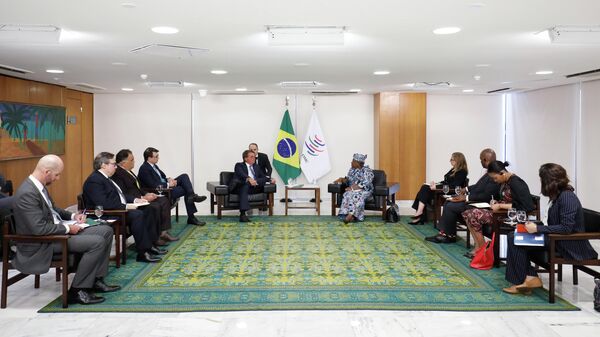 Jair Bolsonaro em audiência com a diretora-geral da Organização Mundial do Comércio, Ngozi Okonjo-Iweala, 18 de abril de 2022 - Sputnik Brasil