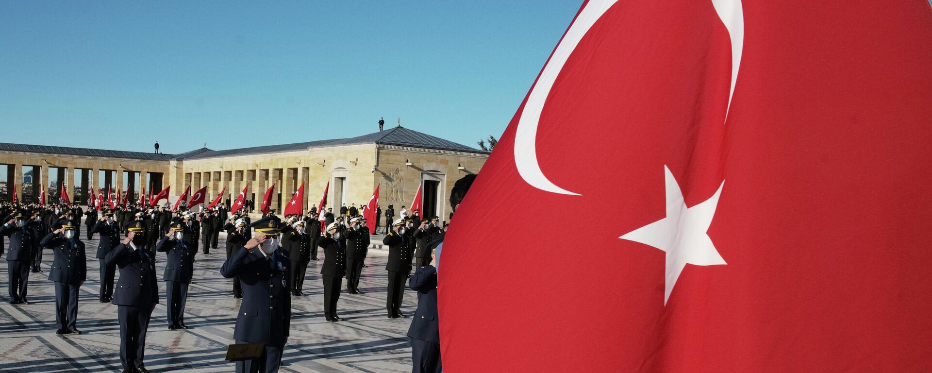 Militares turcos junto do mausoleu do fundador do pa´ís, Mustafa Kemal Ataturk, Ancara, Turquia, 10 de novembro de 2021 - Sputnik Brasil, 1920, 08.03.2023