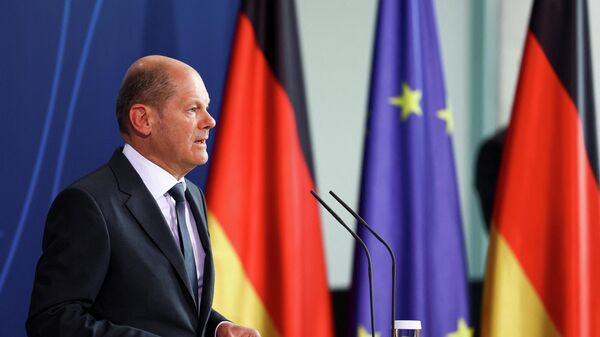 O chanceler alemão, Olaf Scholz, faz declaração após diálogo com líderes europeus e o presidente dos EUA, Joe Biden, em Berlim, 9 de abril de 2022. - Sputnik Brasil