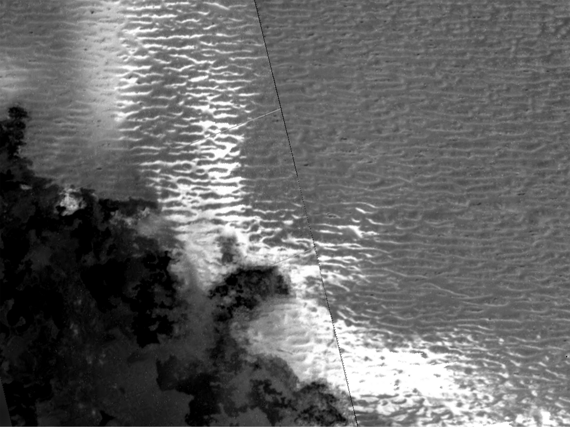Formações semelhantes a dunas vistas em Io, uma das luas de Júpiter
 - Sputnik Brasil, 1920, 21.04.2022