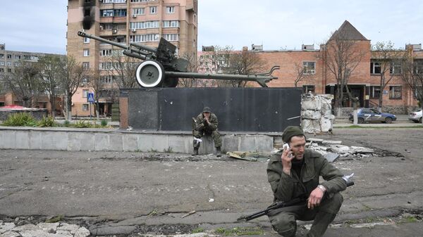 Militares da República Popular de Donetsk em Mariupol, foto publicada em 21 de abril de 2022 - Sputnik Brasil