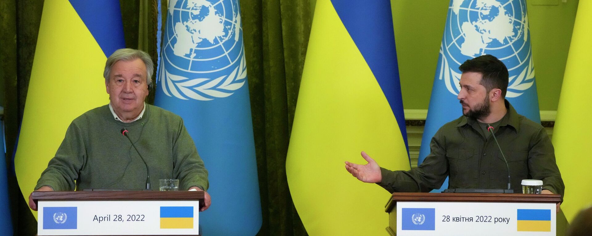 O secretário-geral da ONU, António Guterres (à esquerda), participa de encontro com o presidente ucraniano, Vladimir Zelensky, em Kiev, Ucrânia, 28 de abril de 2022. - Sputnik Brasil, 1920, 28.04.2022
