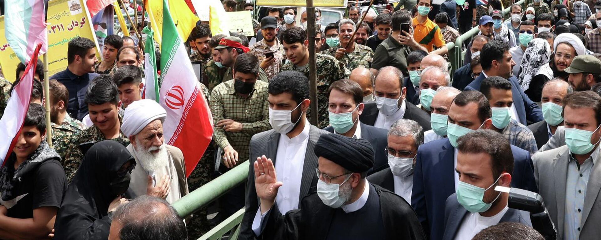 Presidente iraniano Ebrahim Raisi participando de um comício que marca o dia de al-Quds (Jerusalém) em Teerã em 29 de abril de 2022 - Sputnik Brasil, 1920, 29.04.2022