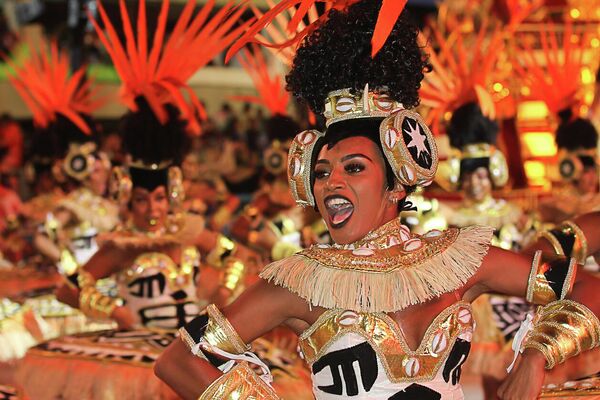 Ala do Salgueiro durante desfile das campeãs na Sapucaí, no Carnaval do Rio de Janeiro, 1º de maio de 2022 - Sputnik Brasil