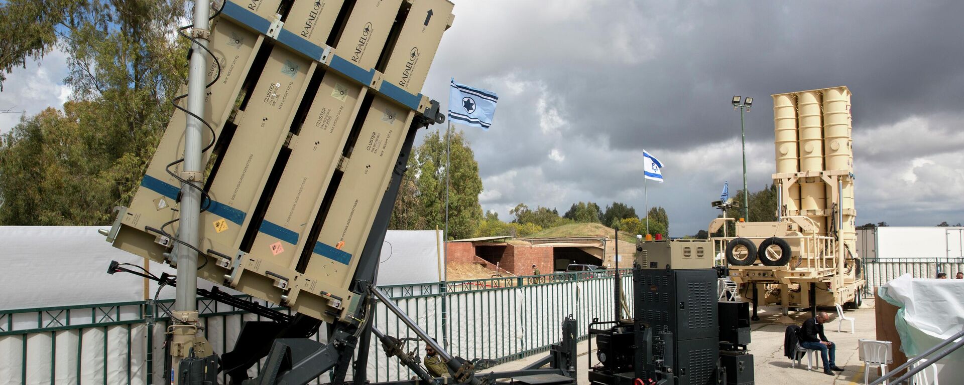 Exemplar do sistema de defesa antiaérea de médio alcance israelense David's Sling é exibido na base aérea de Hatzor, em Israel, em 2 de abril de 2017 - Sputnik Brasil, 1920, 03.07.2023