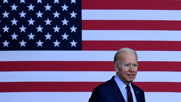 Joe Biden, presidente dos EUA, durante visita a centro de produção de metais em Hamilton, Ohio, EUA, 6 de maio de 2022 - Sputnik Brasil