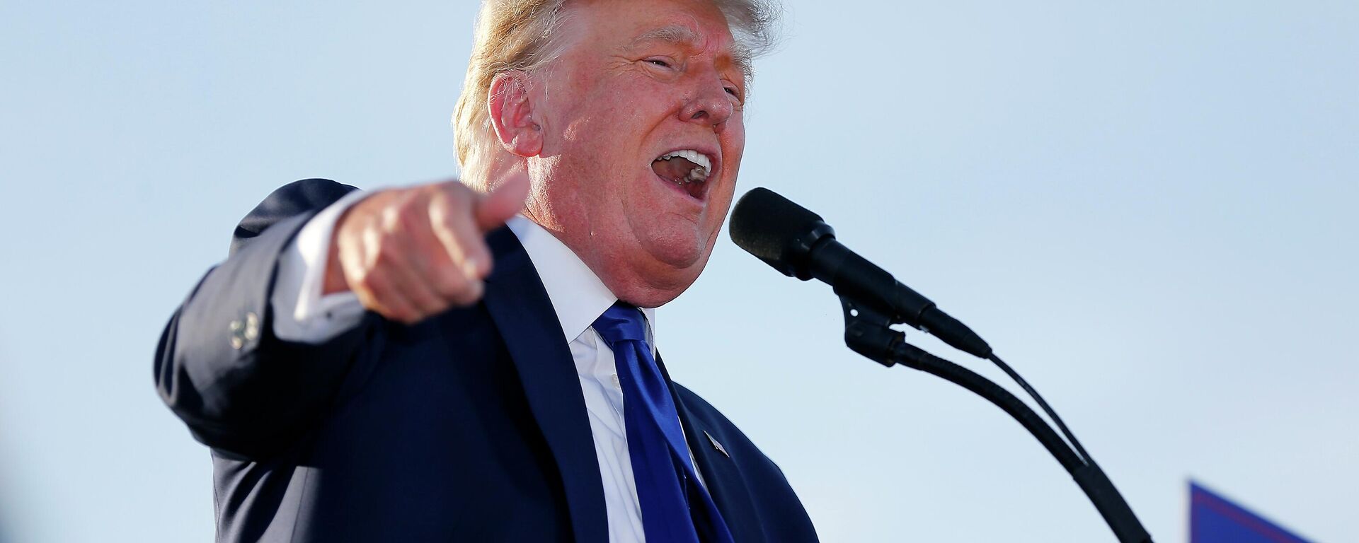 Donald Trump, ex-presidente dos EUA (2017–2021), fala em comício na pista de corrida do condado de Delaware, nos EUA, em 23 de abril de 2022 - Sputnik Brasil, 1920, 14.03.2023