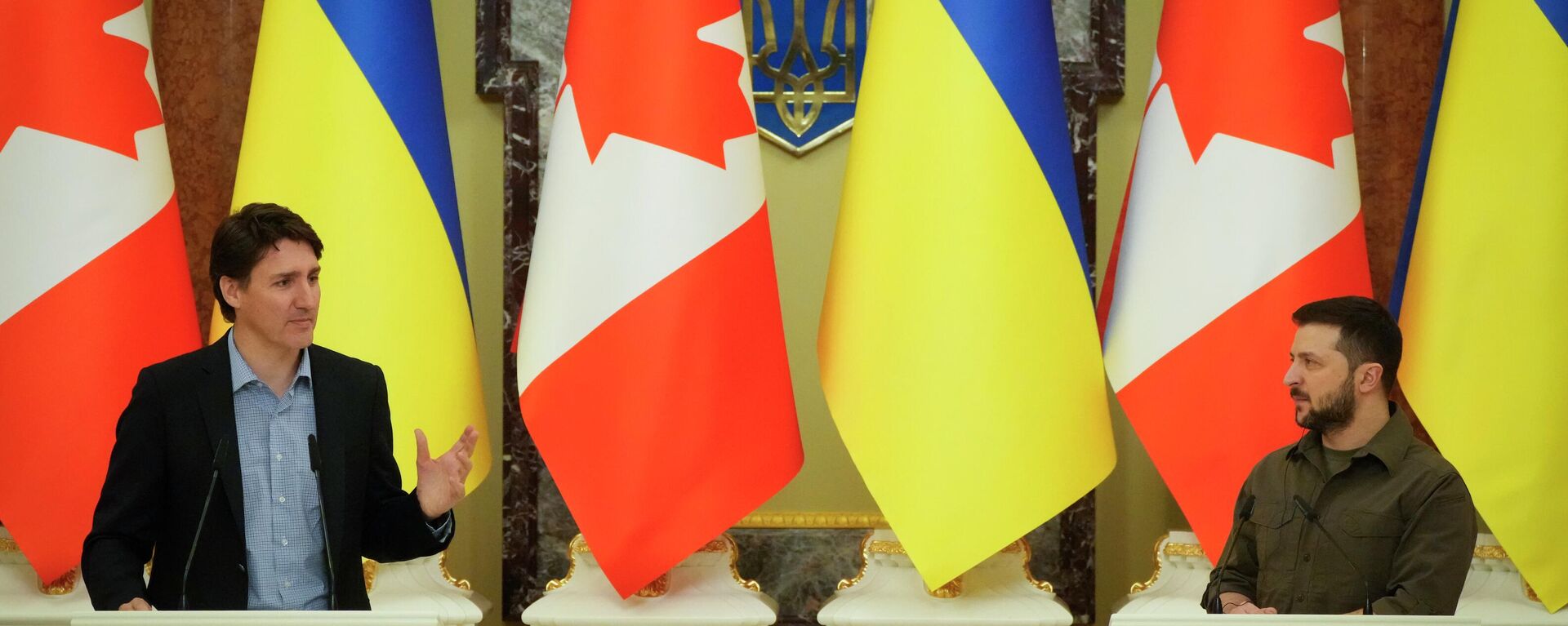 Primeiro-ministro canadense, Justin Trudeau, e presidente ucraniano, Vladimir Zelensky, em 8 de maio de 2022.  - Sputnik Brasil, 1920, 08.05.2022