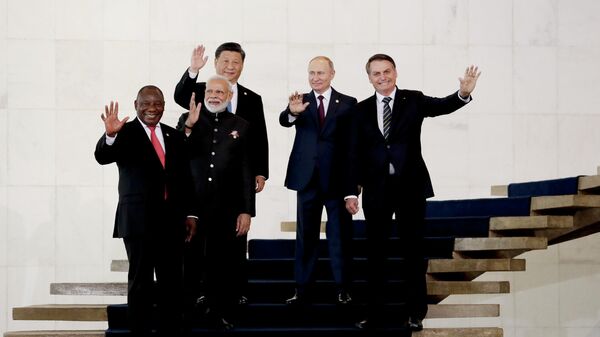 Da esquerda para a direita: presidente da África do Sul, Cyril Ramaphosa; primeiro-ministro da Índia, Narendra Modi; presidente da China, Xi Jinping; presidente da Rússia, Vladimir Putin; e presidente do Brasil, Jair Bolsonaro, em 14 de novembro de 2019 - Sputnik Brasil