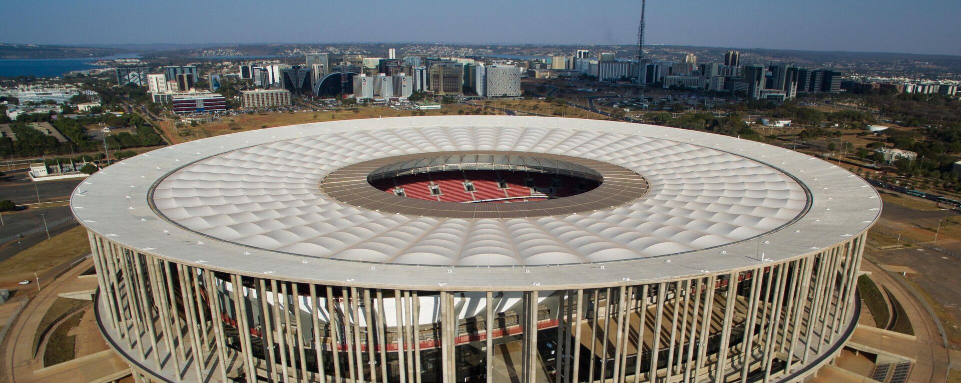 Vista aérea do Estádio Nacional de Brasília Mané Garrincha, Distrito Federal, Brasil, 10 de agosto de 2017 - Sputnik Brasil, 1920, 18.05.2022