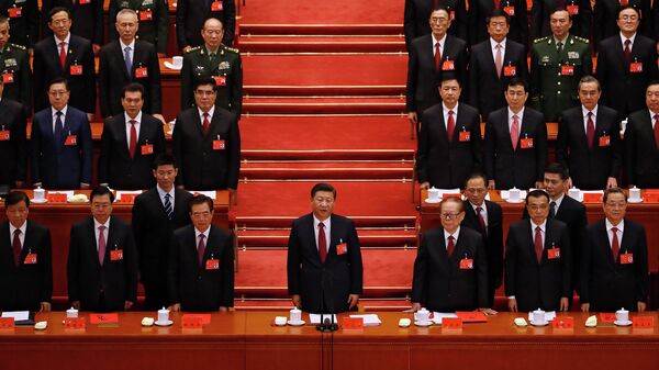 Presidente chinês, Xi Jinping, e membros do Partido Comunista da China - Sputnik Brasil
