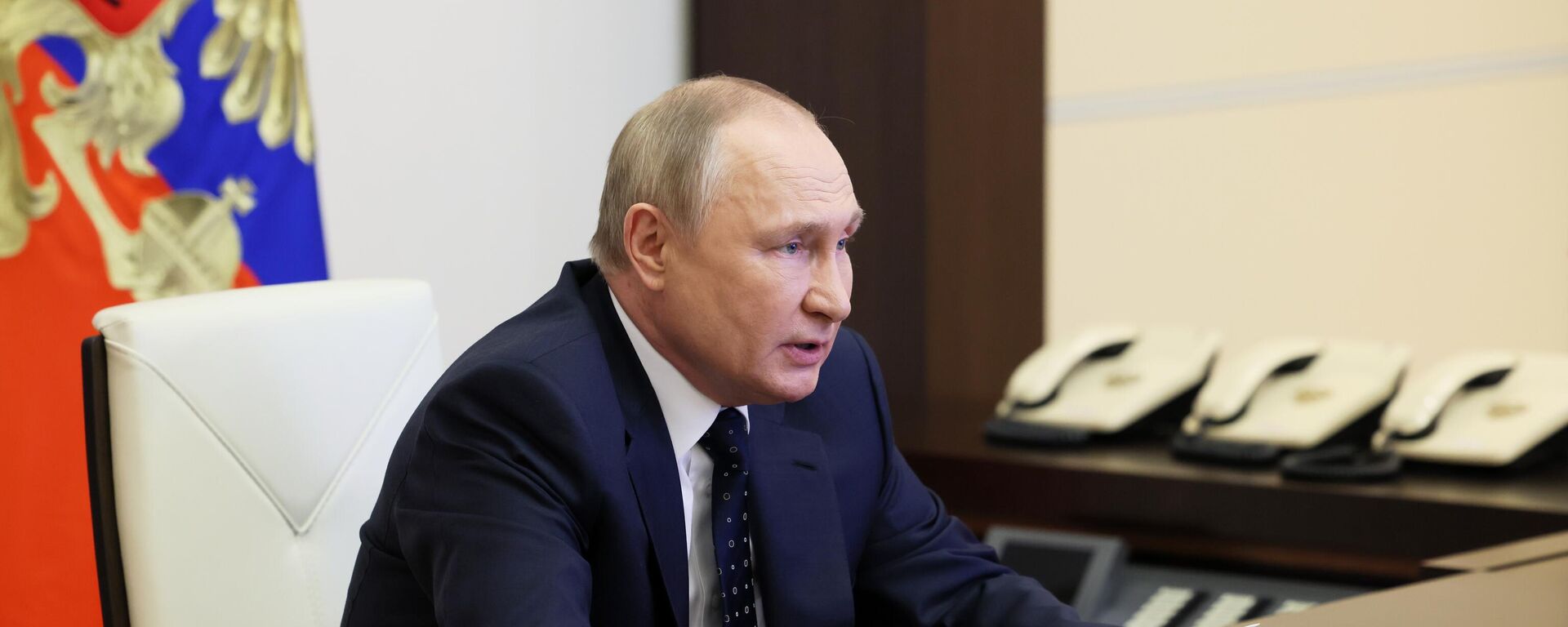 Vladimir Putin, presidente da Rússia, durante reunião do Conselho de Segurança russo em 20 de maio de 2022 - Sputnik Brasil, 1920, 20.05.2022