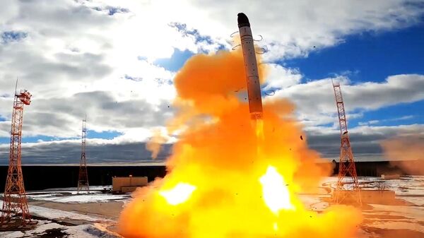Lançamento do míssil balístico intercontinental de base fixa Sarmat do cosmódromo de Plesetsk. - Sputnik Brasil