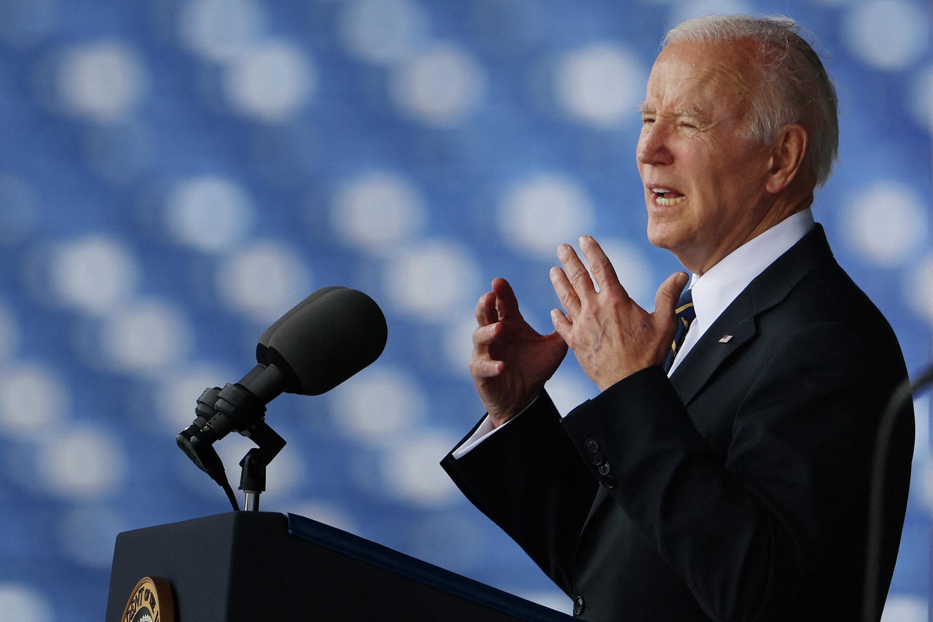 Joe Biden, presidente dos EUA, fala no Estádio de Memorial da Academia Naval do país em Annapolis, Maryland, EUA, 27 de maio de 2022 - Sputnik Brasil, 1920, 31.05.2022