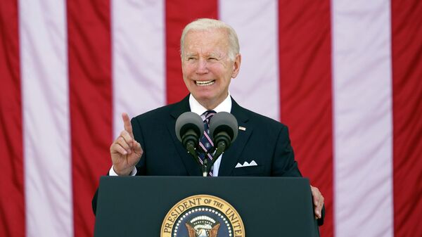 O presidente norte-americano, Joe Biden, fala durante evento no Dia da Memória, em Arlignton, EUA, 30 de maio de 2022 - Sputnik Brasil