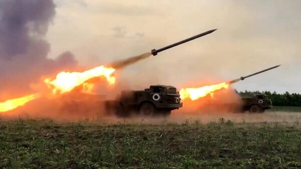 Lançador múltiplo de foguetes Uragan durante a operação especial russa na Ucrânia - Sputnik Brasil