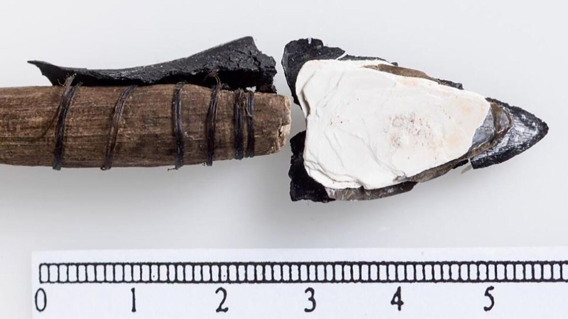 Em Jotunheimen também foram desenterrados os restos de uma flecha de 6.100 anos, sendo o artefato mais antigo já encontrado no gelo norueguês, indicando que a área foi utilizada por pessoas durante muitos milênios - Sputnik Brasil, 1920, 07.06.2022
