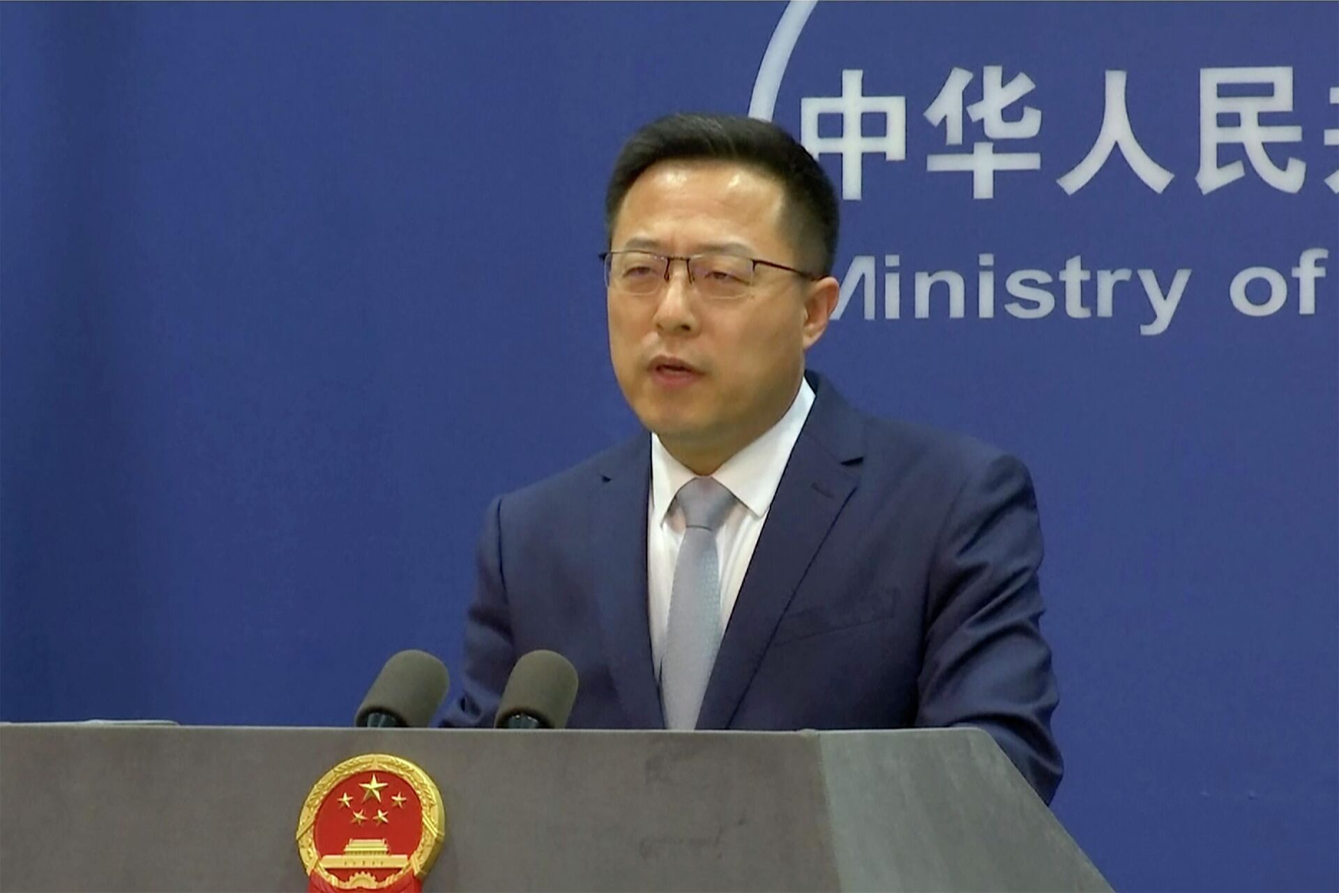 Zhao Lijian, porta-voz do Ministério das Relações Exteriores chinês, fala durante briefing de imprensa em 10 de março de 2022, Pequim, China - Sputnik Brasil, 1920, 27.06.2022
