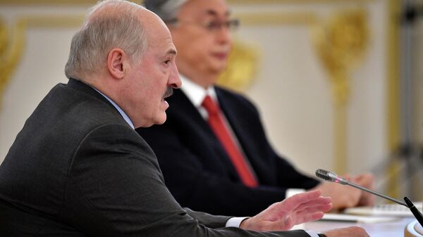 O presidente de Belarus, Alexander Lukashenko, participa de uma reunião dos líderes dos Estados-membros da Organização do Tratado de Segurança Coletiva (CSTO, na sigla em inglês), no Kremlin, em Moscou,16 de maio de 2022 - Sputnik Brasil