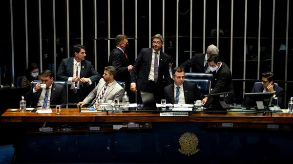 Sessão extraordinária no Senado Federal para votar o projeto sobre mudanças na cobrança do Imposto sobre Circulação de Mercadorias e Serviços (ICMS), em 13 de junho de 2022 - Sputnik Brasil