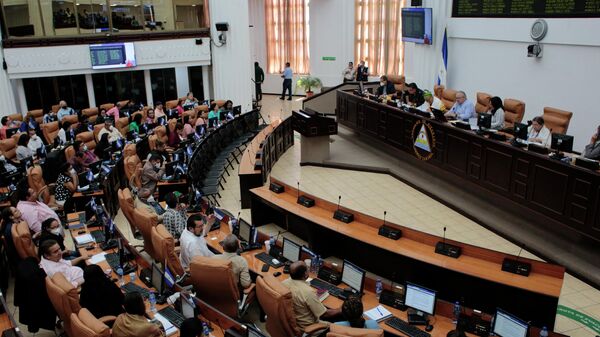 Congressistas durante sessão parlamentar da Assembleia Nacional em Manágua, Nicarágua, 20 de abril de 2022 - Sputnik Brasil