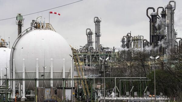 Tanque de gás em planta química em Oberhausen, na Alemanha, 6 de abril de 2022 - Sputnik Brasil