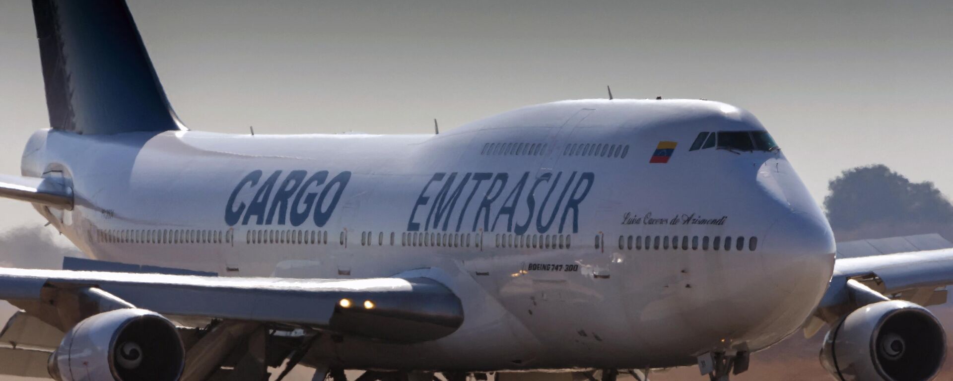 Vista do Boeing 747 registrado número YV3531 da companhia aérea de carga venezuelana Emtrasur no aeroporto internacional de Córdoba, Argentina, em 6 de junho de 2022, antes de decolar para Buenos Aires - Sputnik Brasil, 1920, 18.06.2022