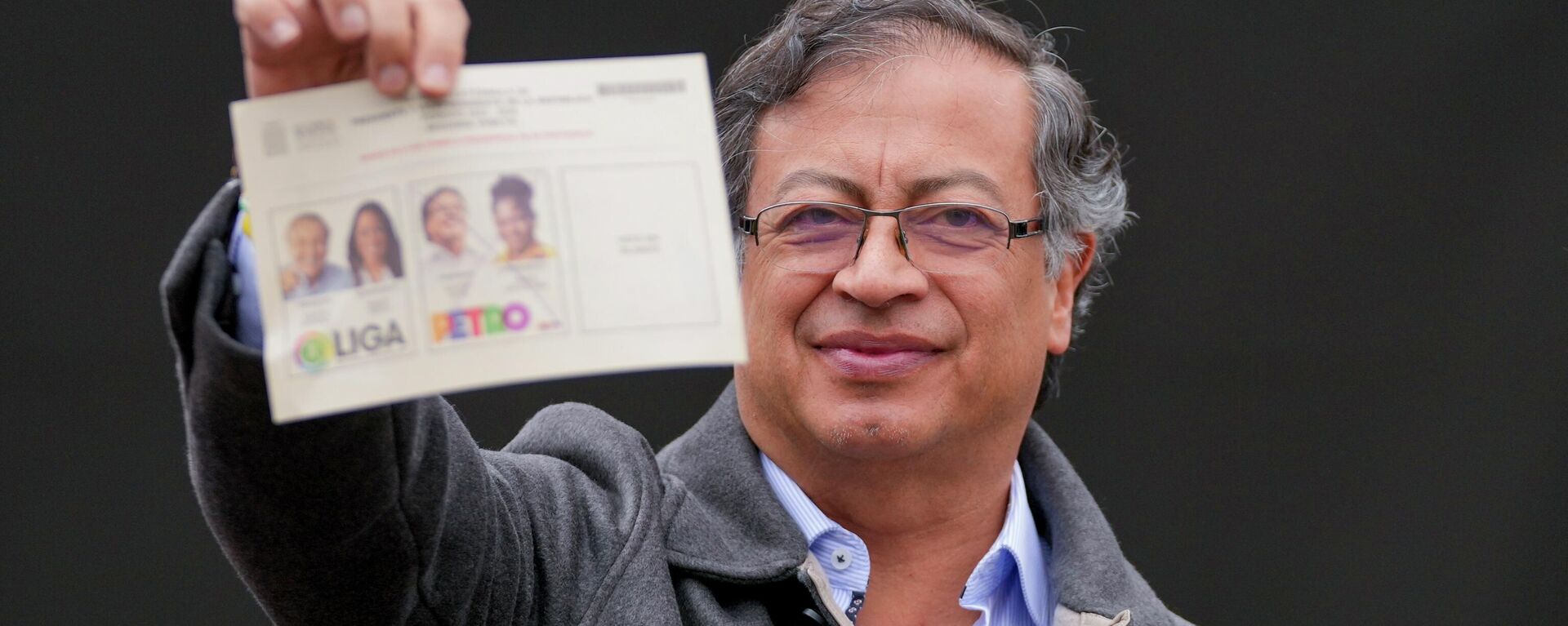 Gustavo Petro, então candidato à presidência da Colômbia, vota durante as eleições, em 19 de junho de 2022 - Sputnik Brasil, 1920, 11.08.2022