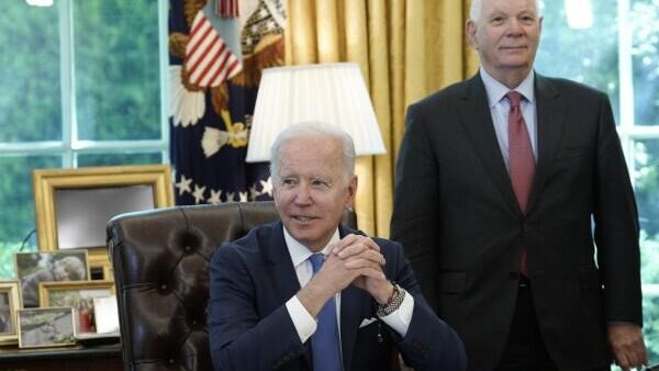 Presidente norte-americano, Joe Biden depois da assinatura da lei Lend-Lease para Ucrânia, Casa Branca, Washington - Sputnik Brasil