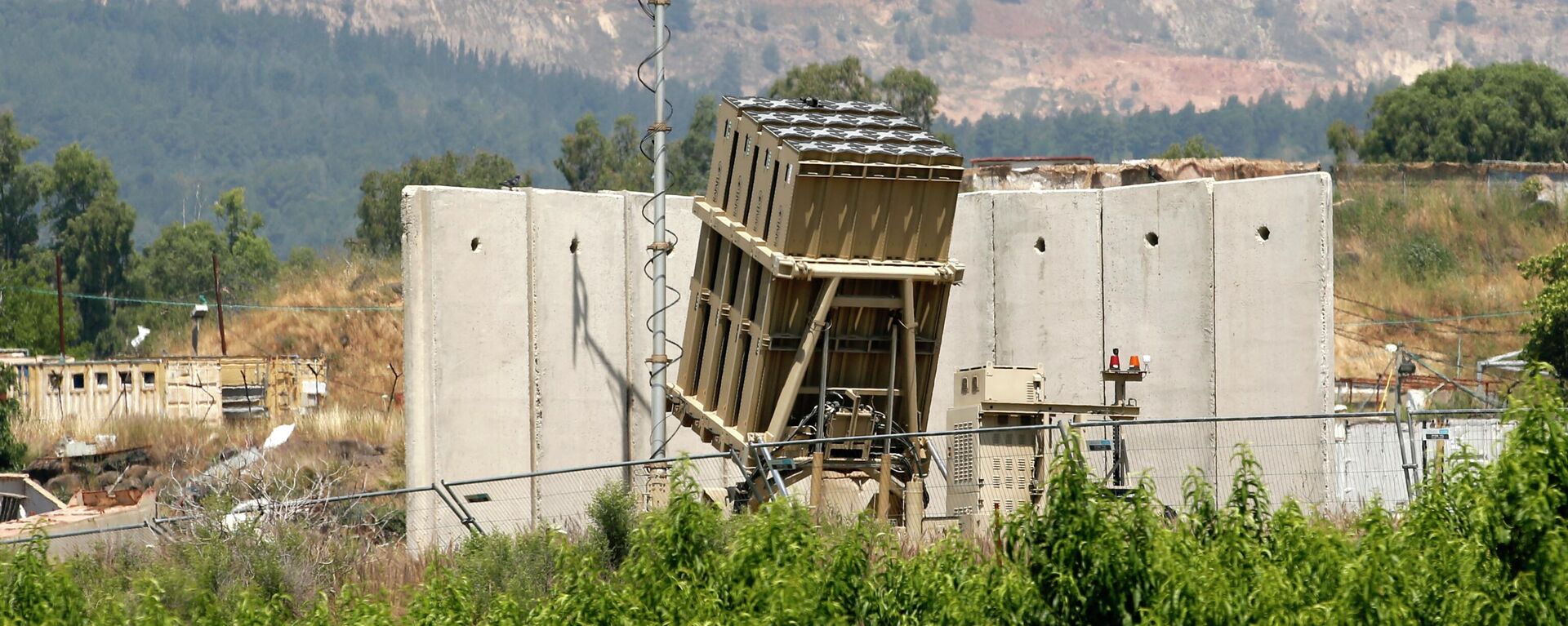 Bateria do sistema de defesa antiaérea Cúpula de Ferro nos arredores da cidade de Kiryat Shmona, Israel, perto da fronteira com Líbano, 19 de maio de 2022 - Sputnik Brasil, 1920, 21.06.2022