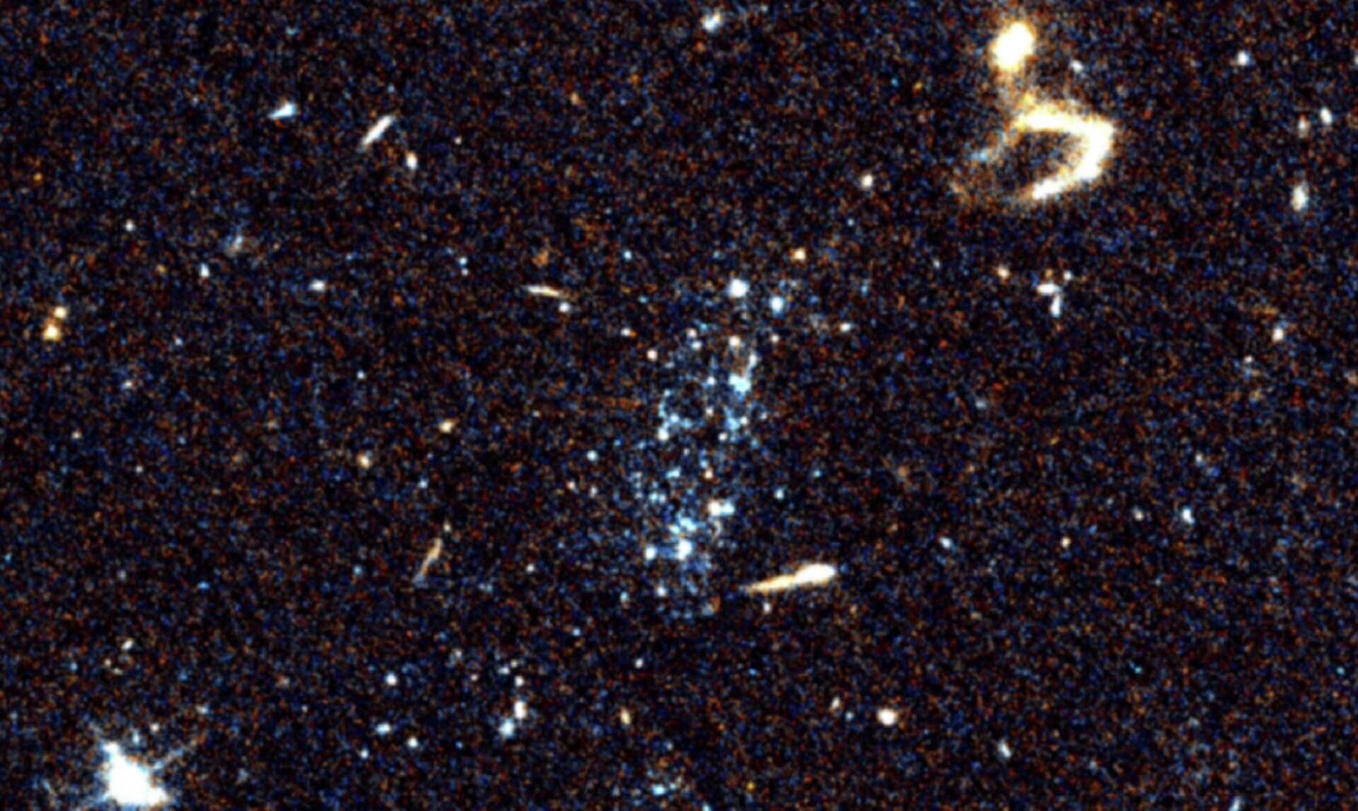 Imagem do telescópio Hubble mostra sistema estelar azul  - Sputnik Brasil, 1920, 21.06.2022