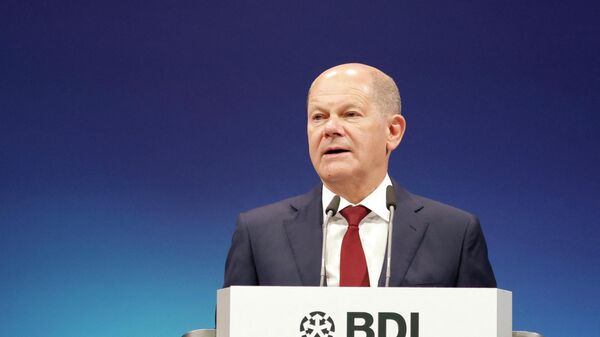 Olaf Scholz, chanceler alemão, dá discurso em conferência da Federação das Indústrias Alemãs em Berlim, Alemanha, 21 de junho de 2022 - Sputnik Brasil
