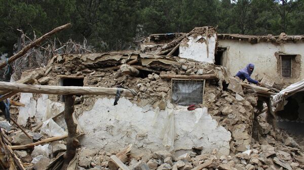 Terremoto mata pelo menos mil no Afeganistão - Sputnik Brasil