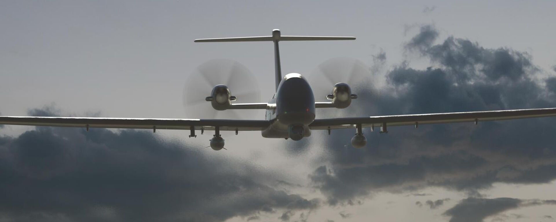 O consórcio europeu Airbus apresentou, no salão aéreos ILA 2022 de Berlim, a maquete em escala real do drone de ataque Eurodrone, bem como as armas que serão utilizadas pelo equipamento - Sputnik Brasil, 1920, 09.01.2023
