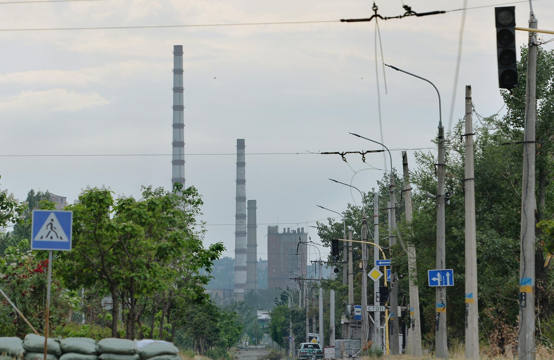 Vista da fábrica Azot, em Severodonetsk, de cuja planta as Forças Armadas russas liberaram 800 pessoas em 25 de junho de 2022 - Sputnik Brasil, 1920, 26.06.2022