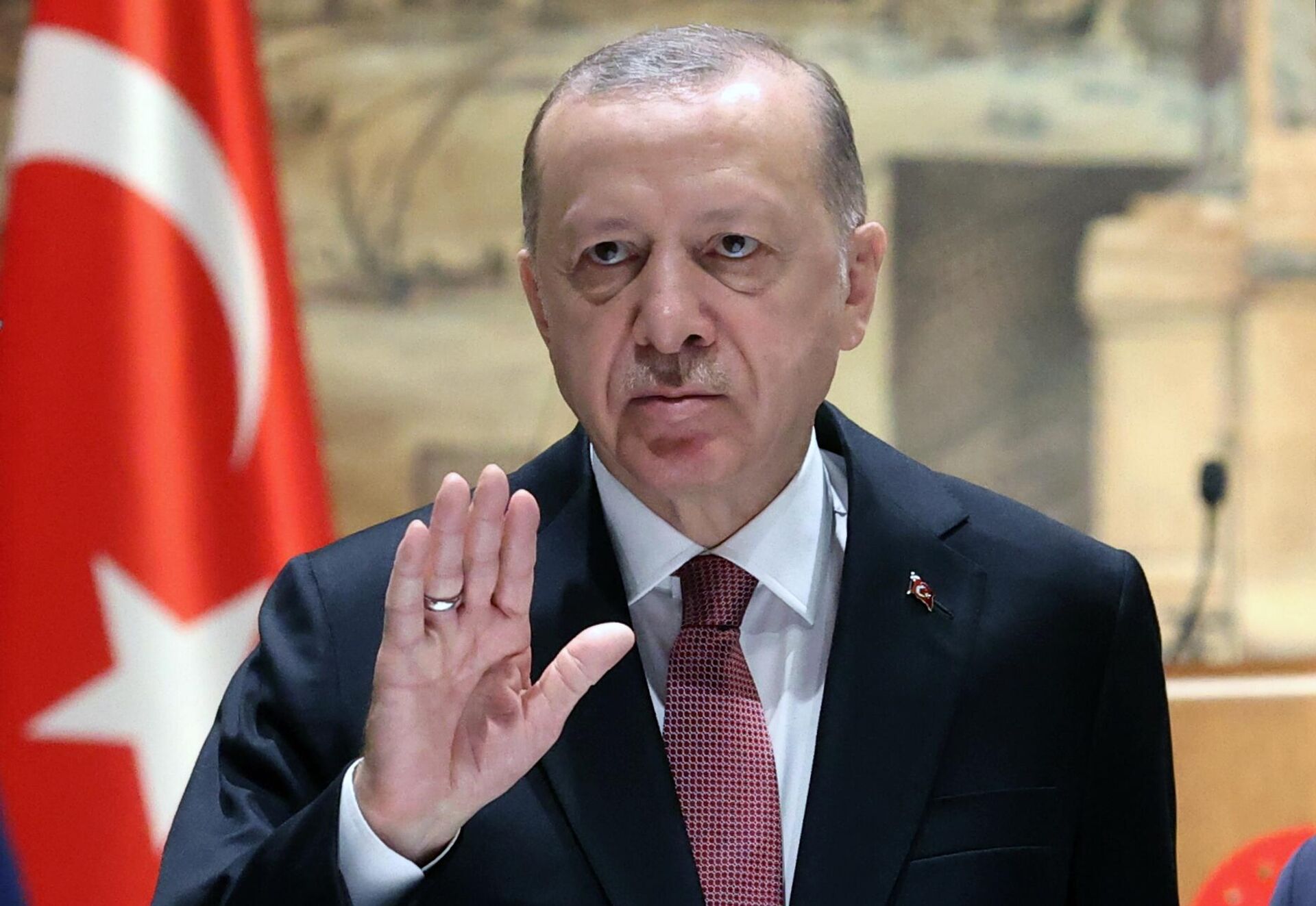 O presidente turco Recep Tayyip Erdogan discursa durante as negociações entre a Rússia e a Ucrânia no Palácio Dolmabahce, Istambul, Turquia  - Sputnik Brasil, 1920, 15.07.2022