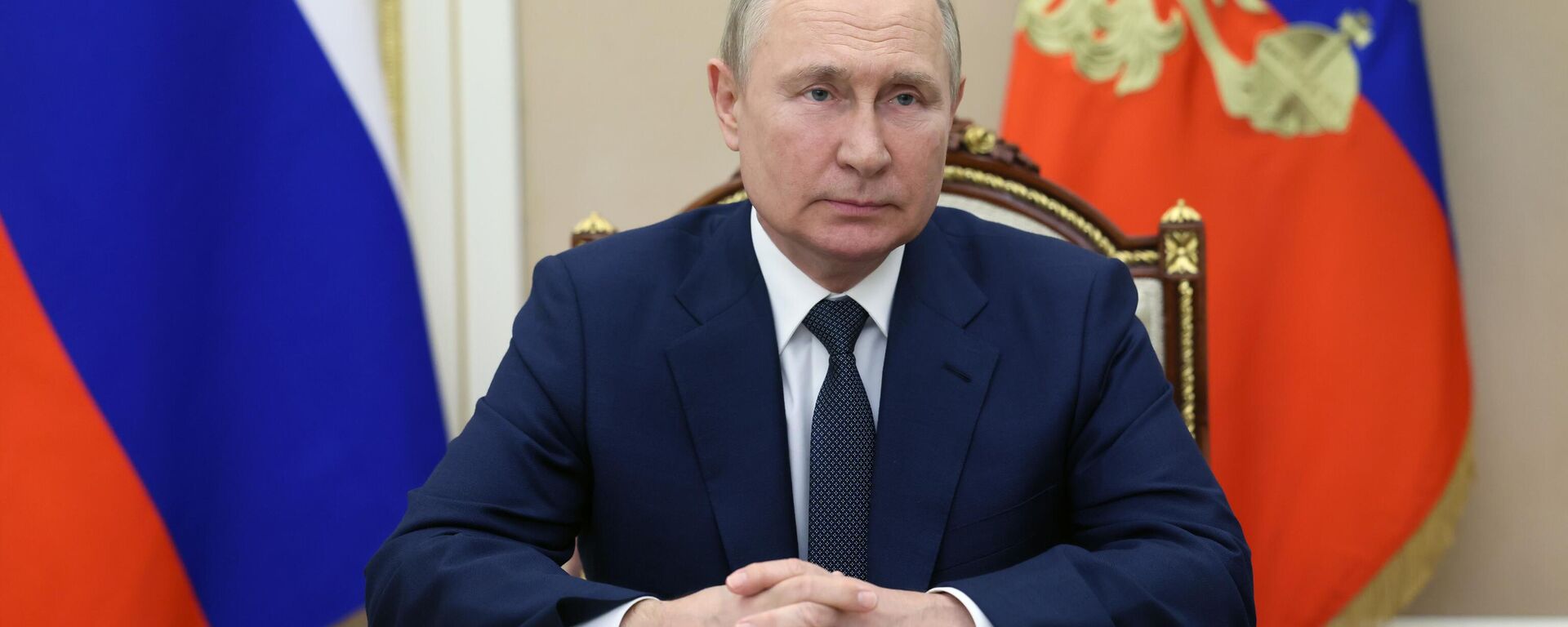 O presidente russo, Vladimir Putin, dirige uma saudação em vídeo aos participantes do IX Fórum das Regiões Russas e Belarussas, em Moscou, 1º de julho de 2022 - Sputnik Brasil, 1920, 04.07.2022