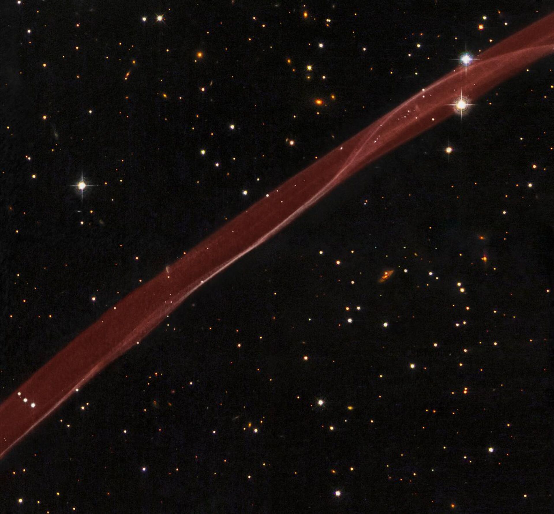 Hubble flagra 'fogo de artifício' celestial criado por explosão estelar há mais de mil anos - Sputnik Brasil, 1920, 05.07.2022