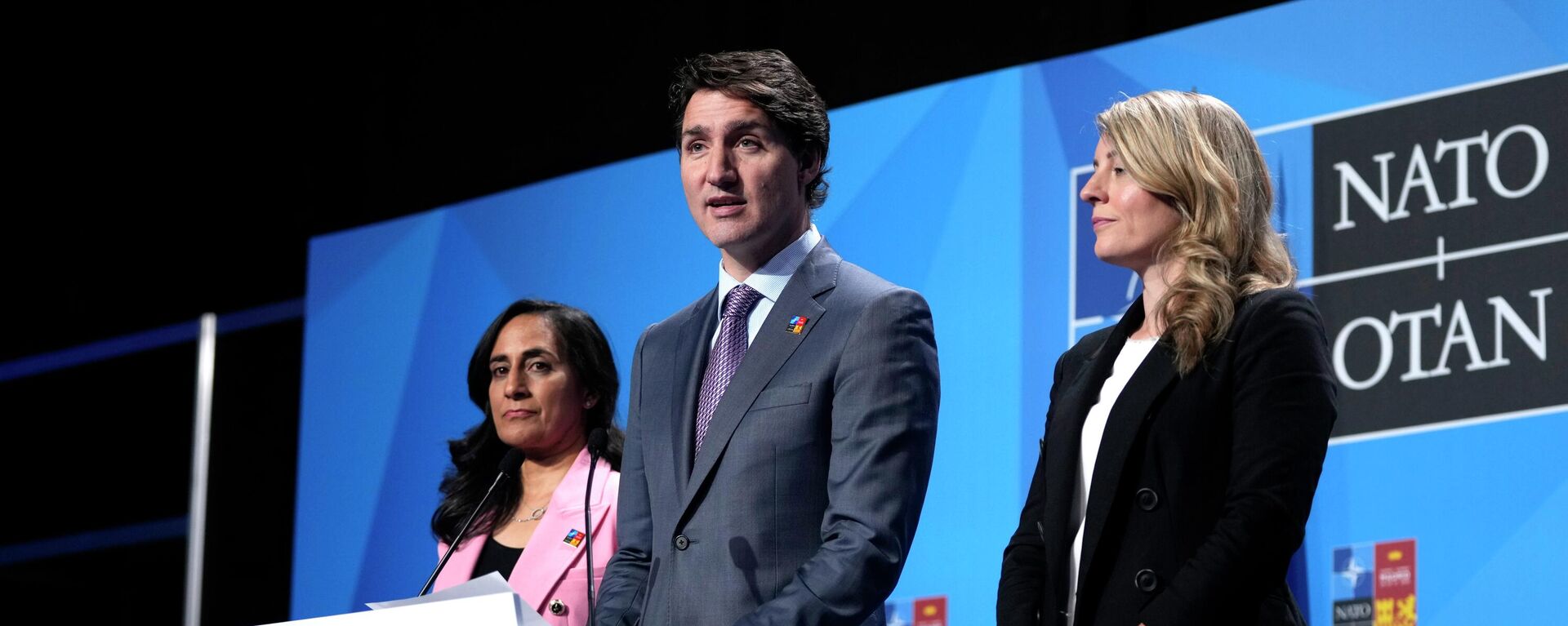 O primeiro-ministro, Justin Trudeau, fala durante coletiva de imprensa durante a cúpula da Organização do Tratado do Atlântico Norte (OTAN), em 30 de junho de 2022 - Sputnik Brasil, 1920, 03.02.2023