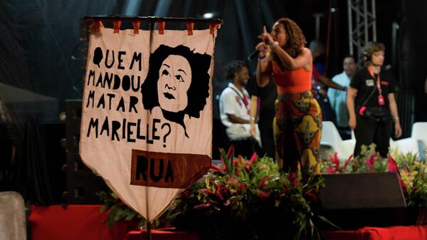 Anielle Franco, irmã de Marielle Franco, discursa durante ato de lançamento da pré-candidatura de Luiz Inácio Lula da Silva (PT) à Presidência da República, no Rio de Janeiro, em 7 de julho de 2022 - Sputnik Brasil