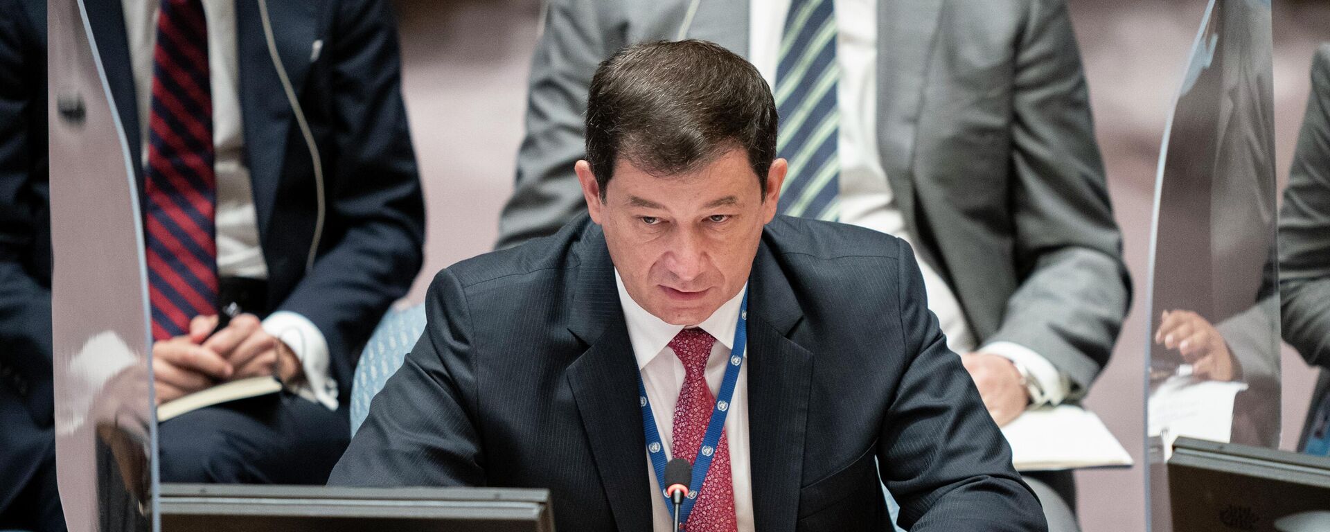 Dmitry Polyanskiy, primeiro vice-representante permanente da Rússia na Organização das Nações Unidas (ONU), durante reunião do Conselho de Segurança da ONU, em 23 de setembro de 2021 (foto de arquivo) - Sputnik Brasil, 1920, 21.02.2023